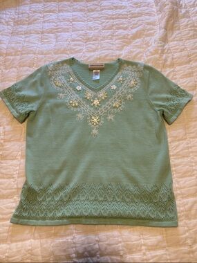 Alfred Dunner Mint Green Embroidered V-Neck Short Sleeve Top